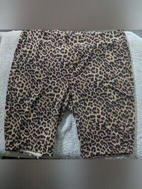 $12 Torrid Plus Size 4 (4X) Leopard Print Signature Waist Pocket Bike Shorts EUC